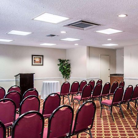 Clarion Inn & Suites Central Clearwater Beach Eksteriør bilde