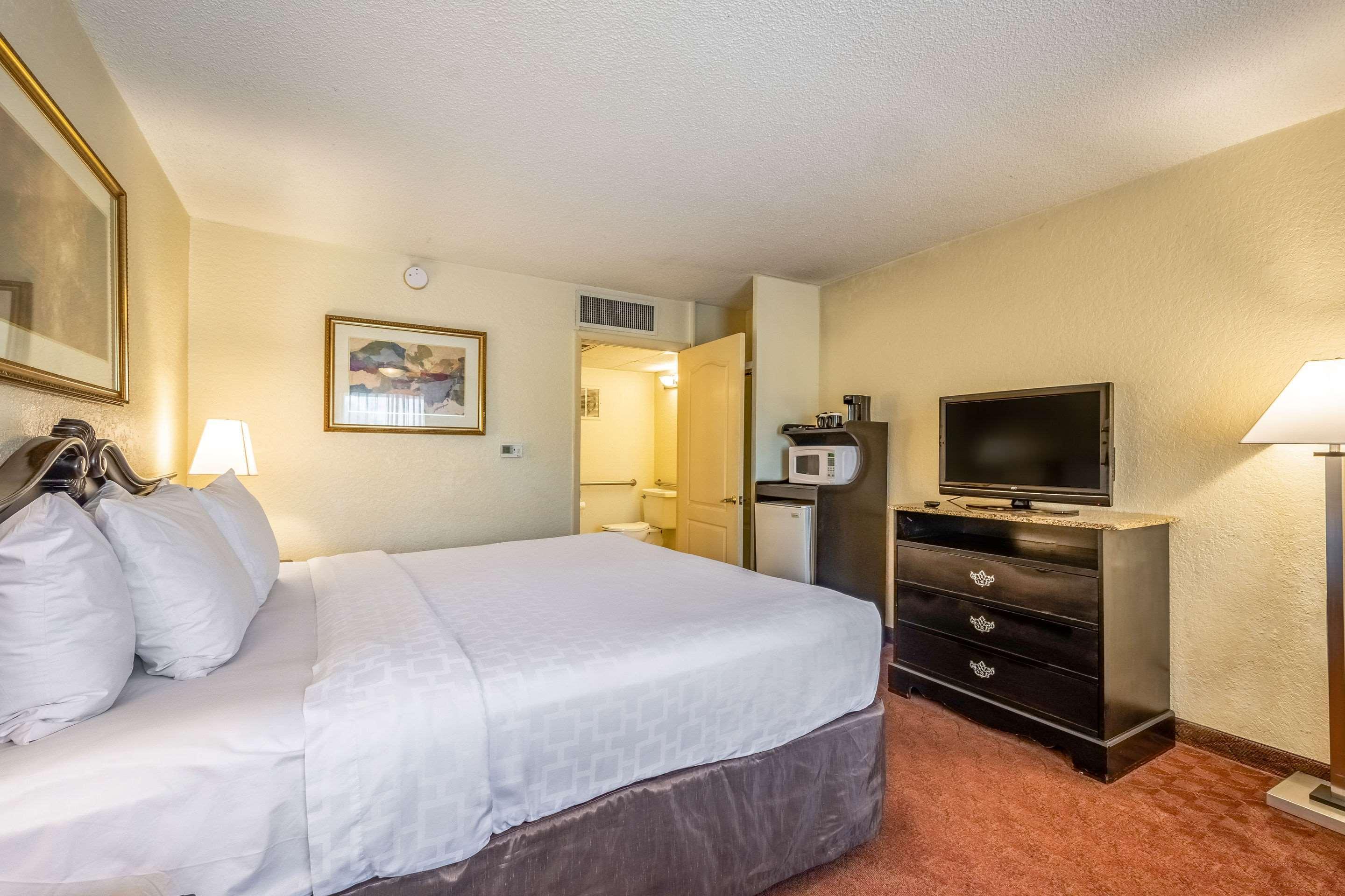 Clarion Inn & Suites Central Clearwater Beach Eksteriør bilde