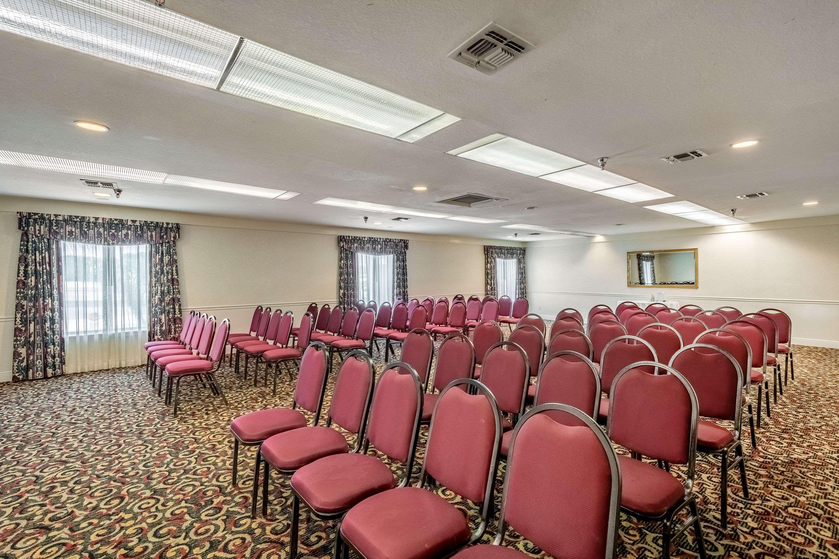 Clarion Inn & Suites Central Clearwater Beach Eksteriør bilde