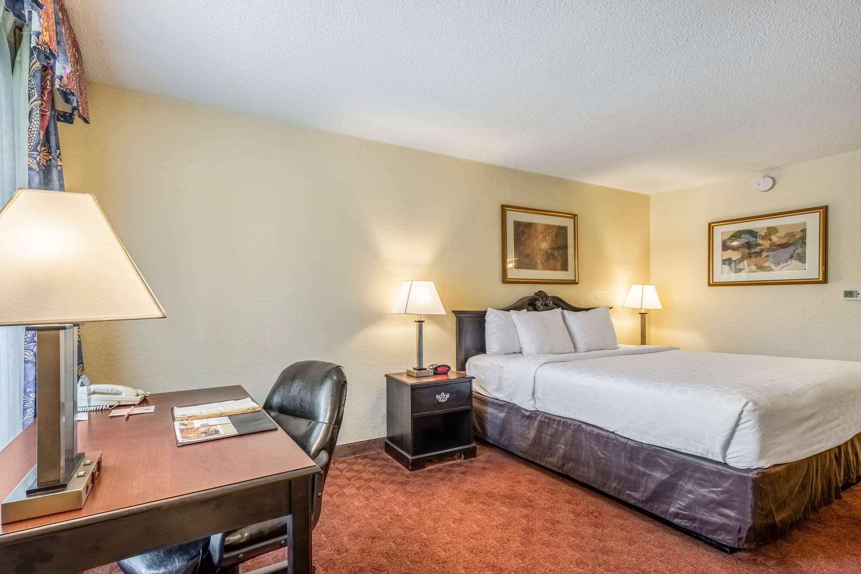 Clarion Inn & Suites Central Clearwater Beach Eksteriør bilde