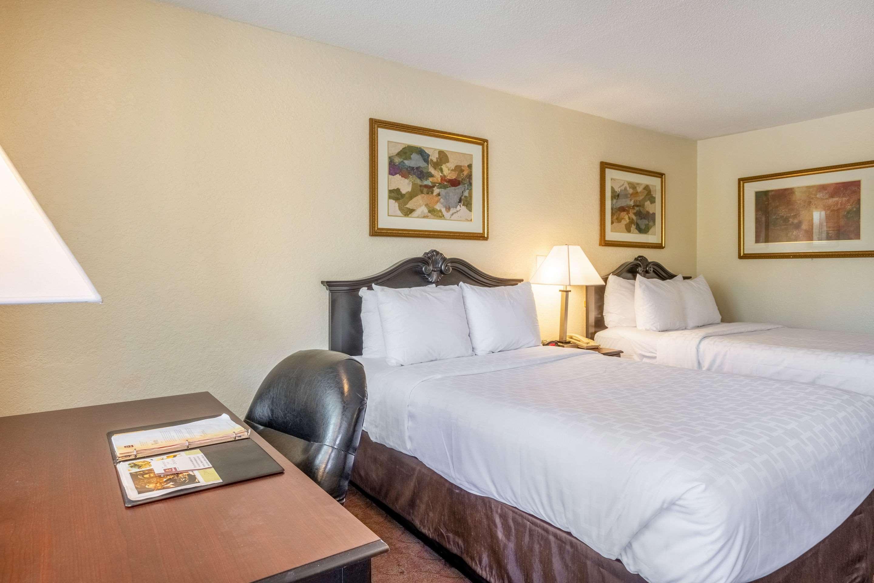 Clarion Inn & Suites Central Clearwater Beach Eksteriør bilde