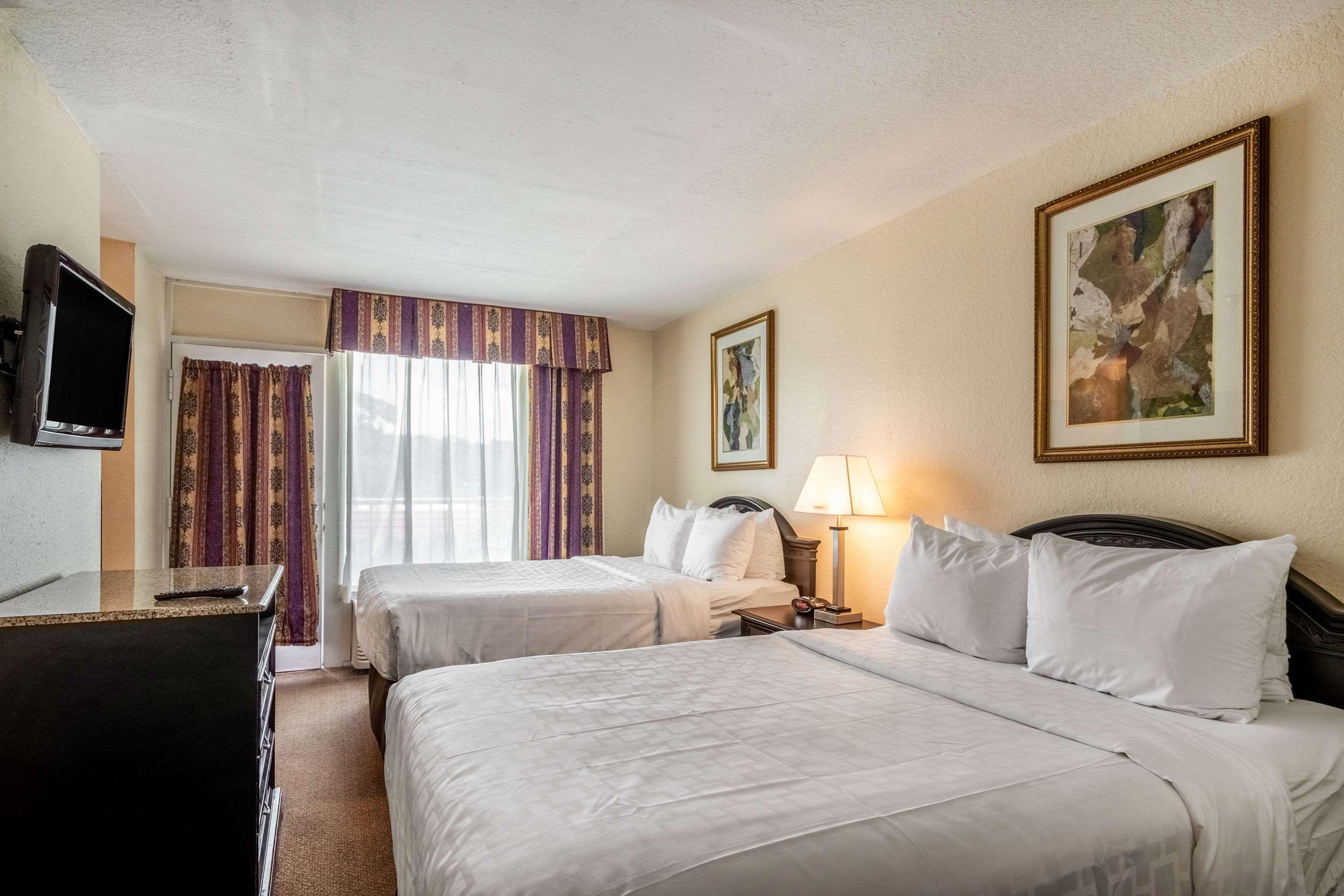Clarion Inn & Suites Central Clearwater Beach Eksteriør bilde