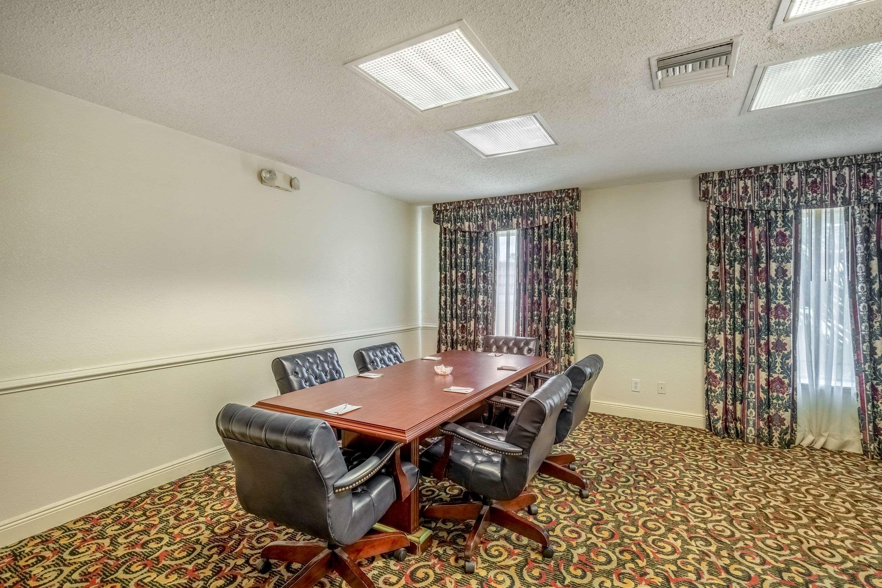 Clarion Inn & Suites Central Clearwater Beach Eksteriør bilde
