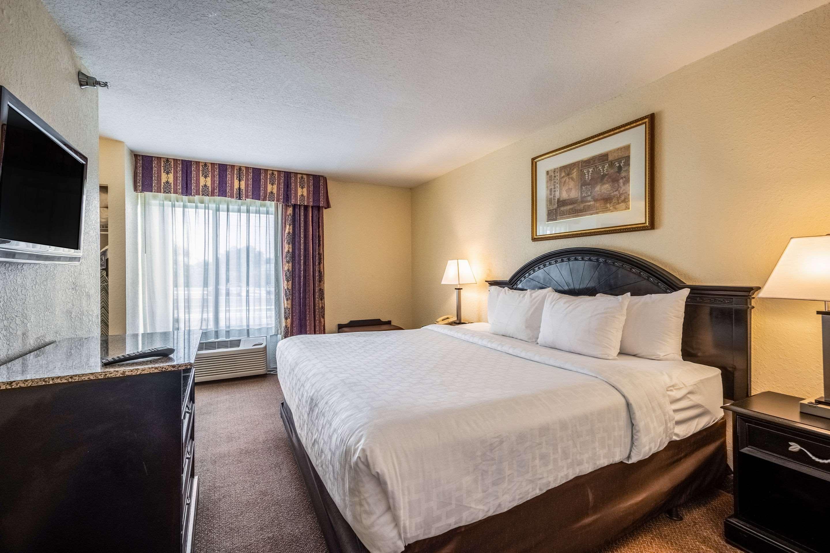 Clarion Inn & Suites Central Clearwater Beach Eksteriør bilde