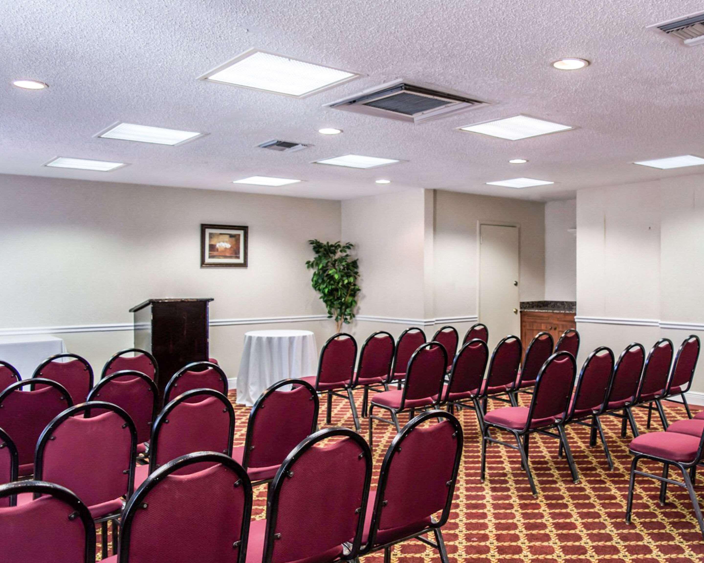 Clarion Inn & Suites Central Clearwater Beach Eksteriør bilde